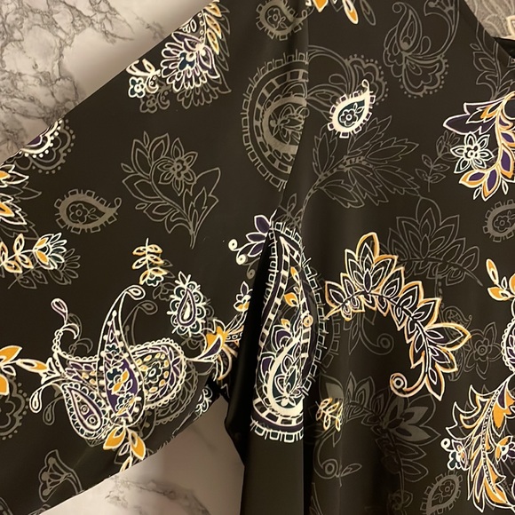 CJ Banks size 2x black print knit tunic top. - Picture 3 of 7